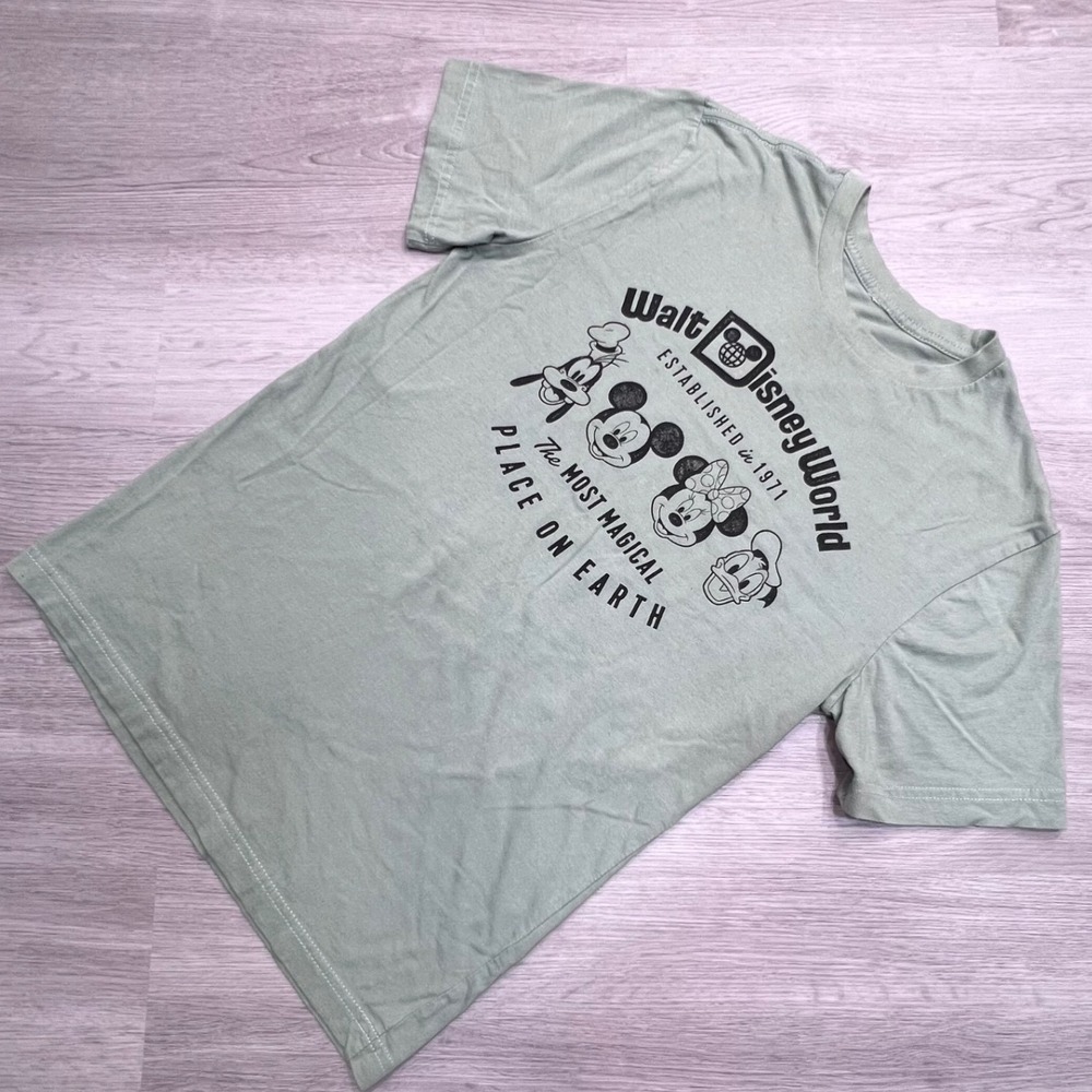 Disney World Mickey Minnie Donald Goofy Sage Green Graphic T-Shirt XS